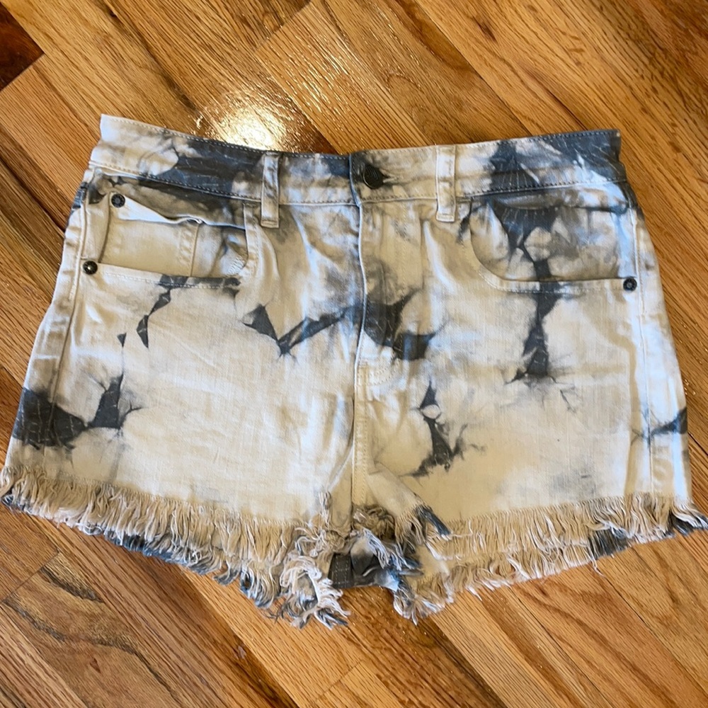 Sun & Shadow Shorts